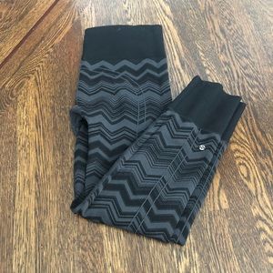 Lululemon chevron cropped pants